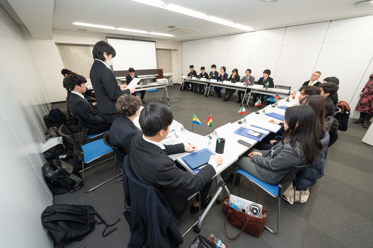 Last month, our students in the Model United Nation club went to Kobe for the Marist Brothers International School's 37th MUN event. Saki (G11), won an "outstanding delegate" award for her quality research and participation in debates! Congrats to the HJIS MUN Club!