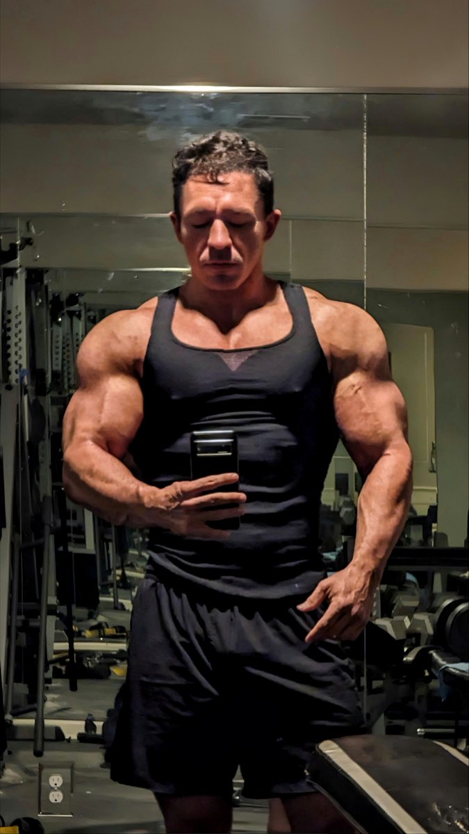 fosterfit's tweet photo. Arm is finally better. Gonna try to get back on track this week 💪

#Bodybuilding #Muscle #Fitness #Stud #Jock #MuscleGrowth #Bodybuilder #MuscleWorship #MensPhysique #Biceps #Fit #FitMen #FitnessModel #Flex #Gym #GymBro #MuscleMotivation #FitnessMotivation #muscleflex https://t.co/R7ID7cbe0S