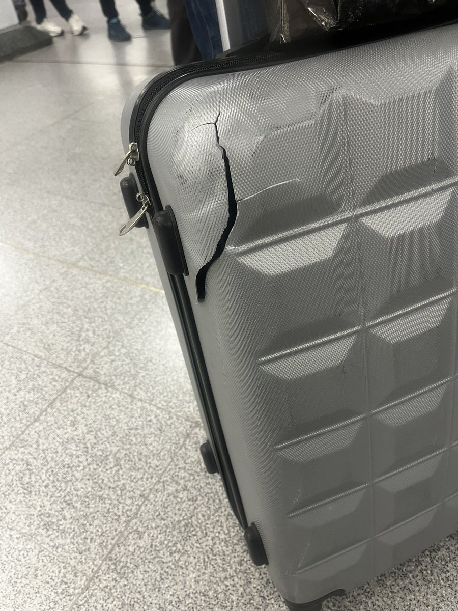 stephlouisecon's tweet photo. Lovely getting off our @jet2tweets flight in Belfast International to a busted suitcase which was perfectly fine going on the flight 🤦🏻‍♀️🤦🏻‍♀️ https://t.co/GzpBgUDTRN
