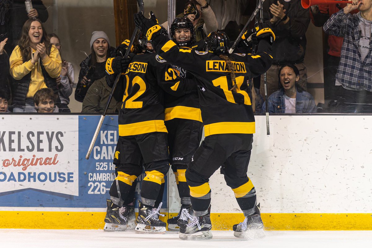 Say hello to your National Bound Warriors!! 👋

<a href="/WlooWHKY/">Waterloo Warriors Women’s Hockey</a> with a shutout win over the Lions, 3-0!!!

📸: Courtney Caird 

#GoBlackGoGold | #GoldRush