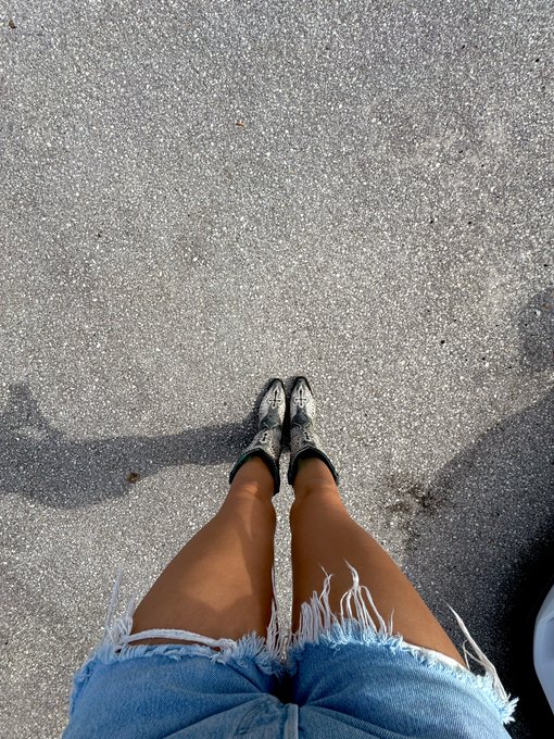 welcome to the farm https://t.co/YiDSMishkZ