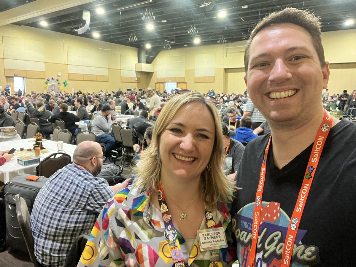 RiledNerd's tweet image. Had a blast at SaltCON with @FayeKymberlee! My favorite part, the people. I forget to take pics, but had fun hanging with people like @robthesky_games, @editor_caro @Dingeratemygame. I got to meet @TokenGaymer &amp;amp; Brenna from @RedRavenGame in person!

Games wise, let’s thread it…