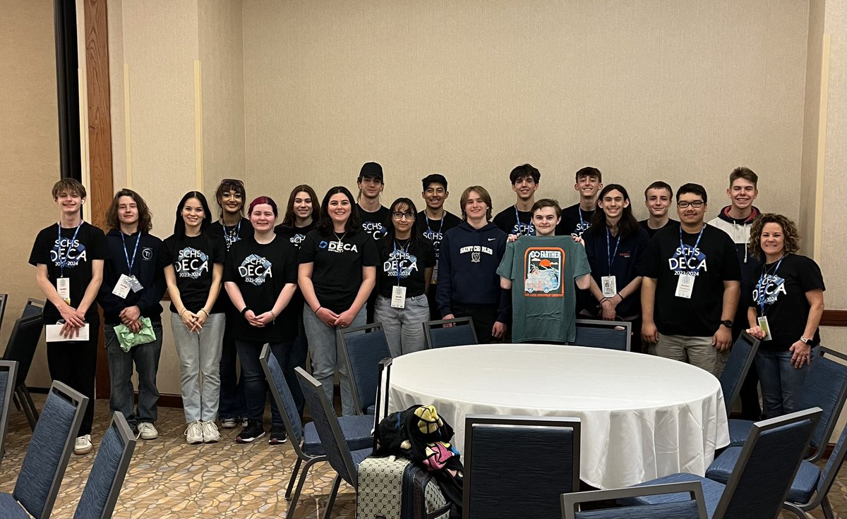 SCpiratedeca's tweet image. Ready to start things off at MO DECA State! Good luck, Pirates!! #MODECA #GOFARTHER