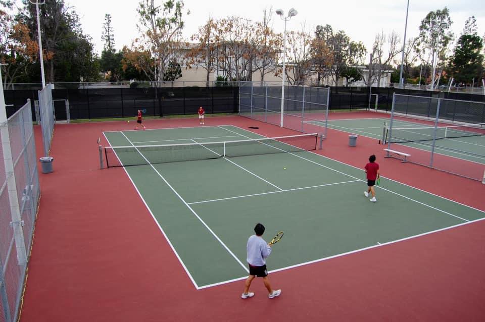 ArcadiaUnified's tweet image. Congratulations to Arcadia High’s Boys Varsity Tennis team for a strong win against Hoover! With a score of 18-0, our boys did not miss their mark as they displayed great endurance and skill. #ApacheStrong #GoArcadia #VarsityTennis