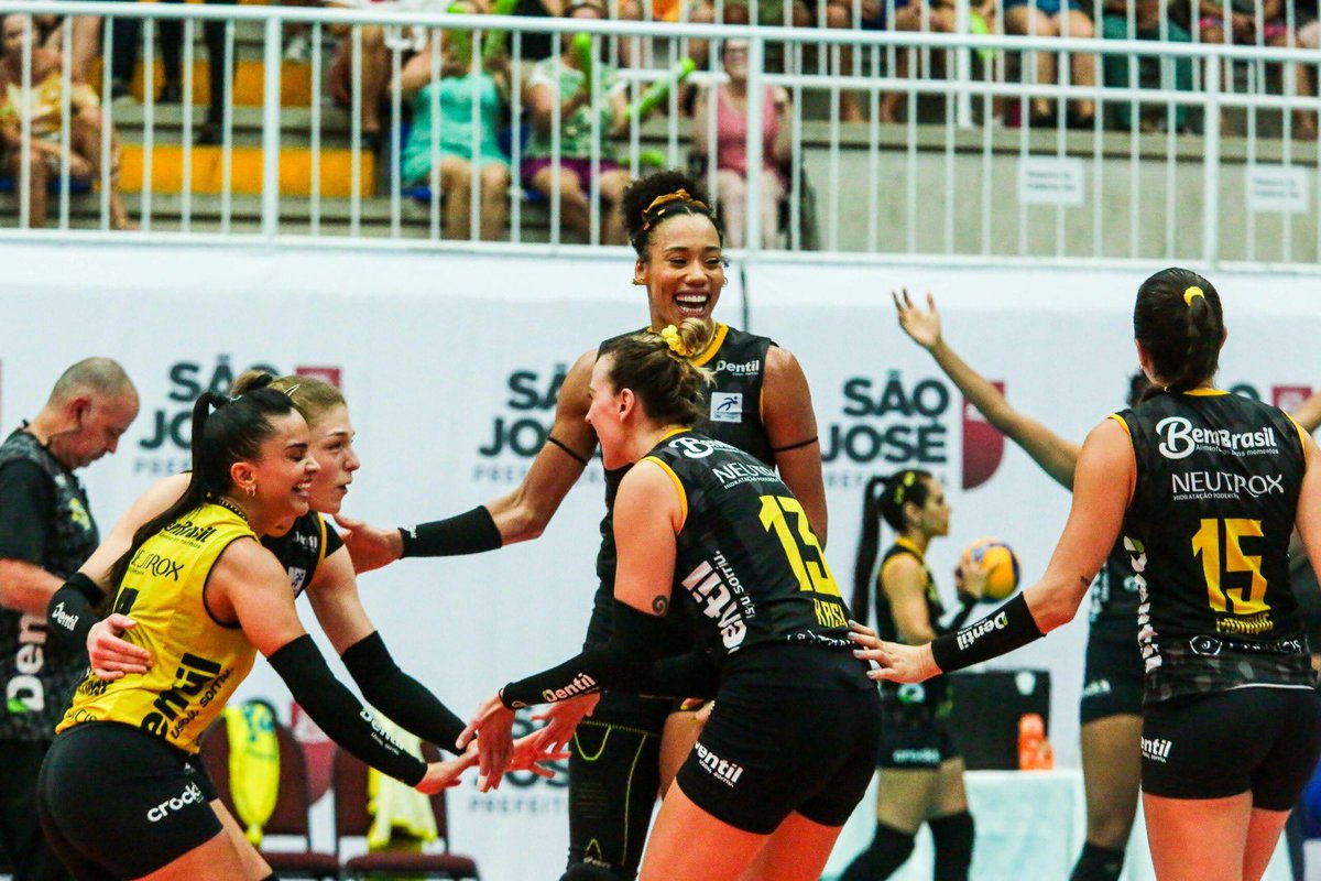 volei's tweet photo. O Dentil/Praia Clube venceu o Gerdau Minas e conquistou a Copa Brasil Bet7K pela primeira vez. A vitória veio por 3 a 2, parciais de 25/23, 29/27, 22/25, 16/25 e 16/14. 

Kuznetsova foi eleita a melhor em quadra e recebeu o troféu VivaVôlei. 🙋‍♀️🏆🏐 https://t.co/TR1PaExGzS
