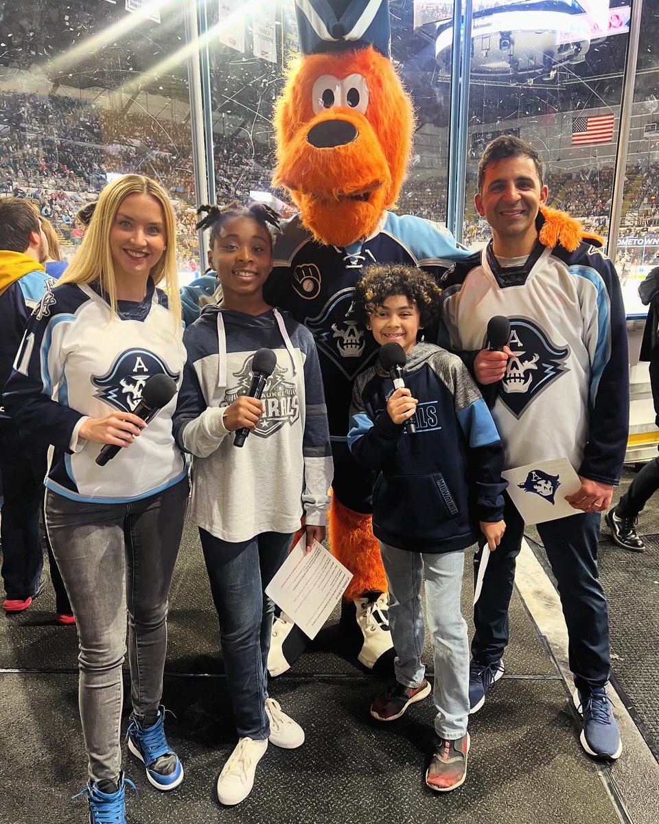 Back at it with the @mkeadmirals tonight with our jr. hosts! #Admirals #MILhockey