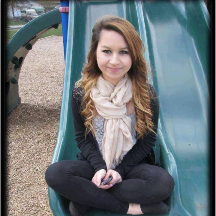 AToddLegacy's tweet photo. Messages from Amanda Michelle Todd: "Haters are haters but please don't hate... I hope I can show you guys that everyone has a story &amp; everyones future will be bright one day, you just gotta pull through." 

Missing Amanda💜❄💜#caring4others @c_todd #ProtectKidsOnline &amp; always! https://t.co/nACQ6uZ0cK