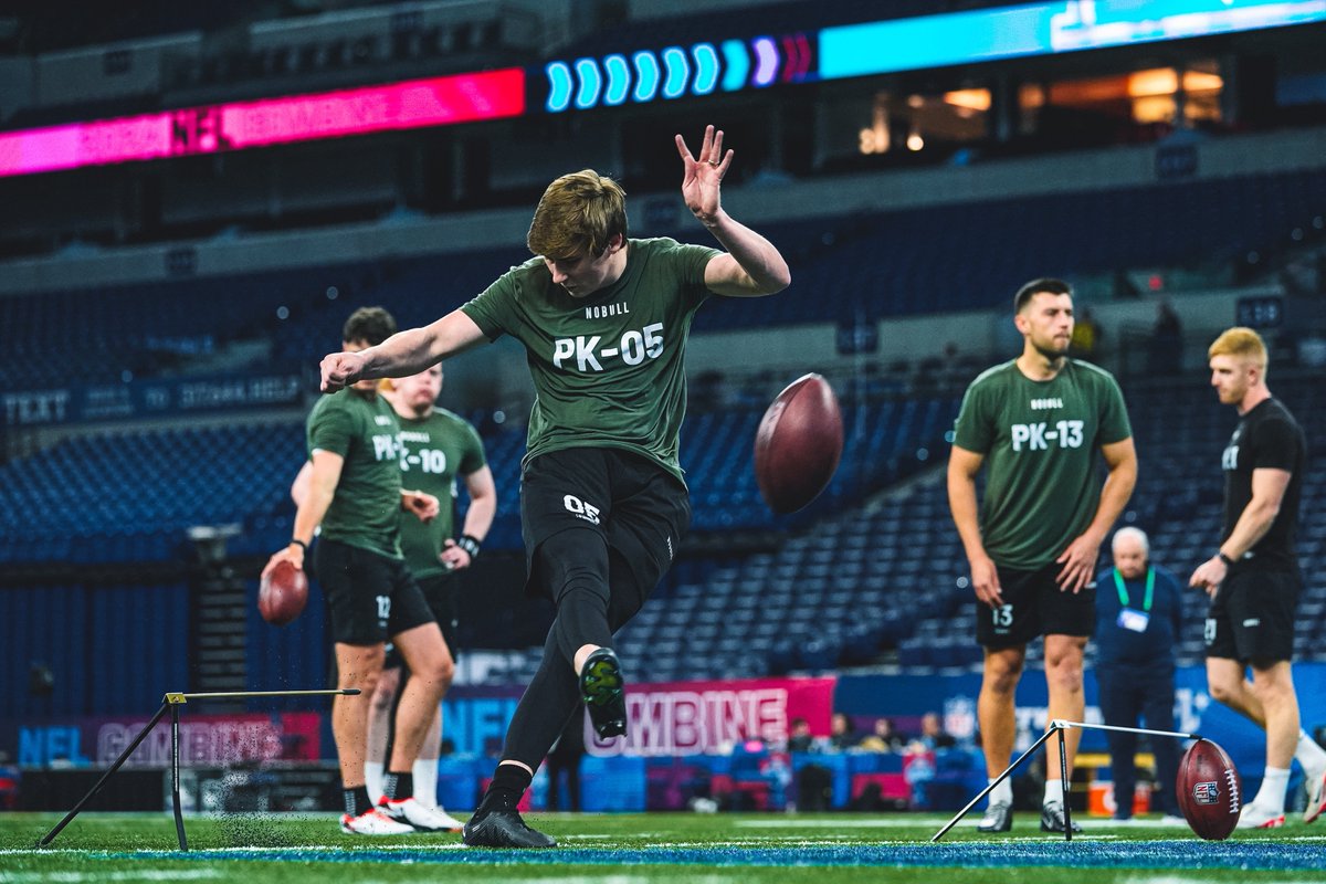 Will the Combine Thrill!
📸: @apnews 

#NFLCombine on <a href="/nflnetwork/">NFL Network</a>