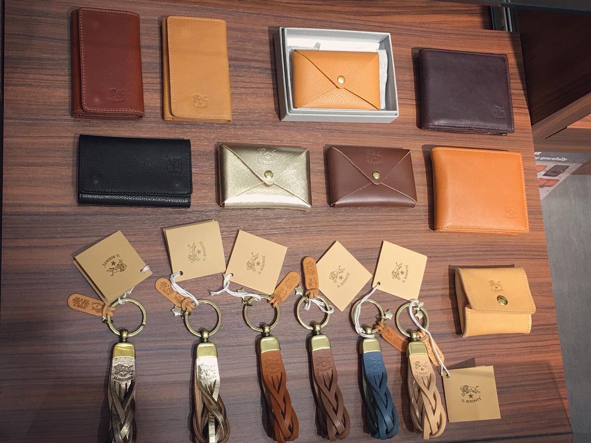 Ritamasoeur_han's tweet photo. イタリア製人気ブランド
『IL BISONTE』

お財布と革小物

少しですが再入荷しました！

#半田カバン店 
#リタマスール 
#イオンモール和歌山 
#ilbisonte
#イルビゾンテ
#財布
#ウォレット
#レザーウォレット
#革小物
#イタリアンレザー
#イタリアブランド
#イタリア製
#再入荷しました https://t.co/Fovh5elNU3