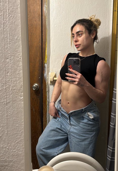 1 pic. Ya no quiero ser brazo de 35 https://t.co/23ae4nEVva