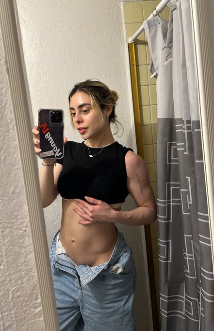 2 pic. Ya no quiero ser brazo de 35 https://t.co/23ae4nEVva