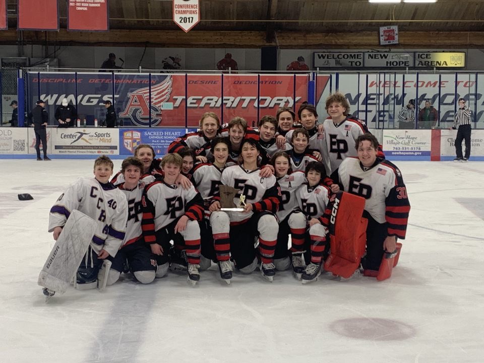 State Bound for these Eagles!! 🦅 🏆 4-2 Winner over OMG White to earn the #2 seed out of the West bracket! Great season for these boys so far, and look forward to the state tourney in two weeks! #drivetostate @YouthHockeyHub @HockeyEPHA