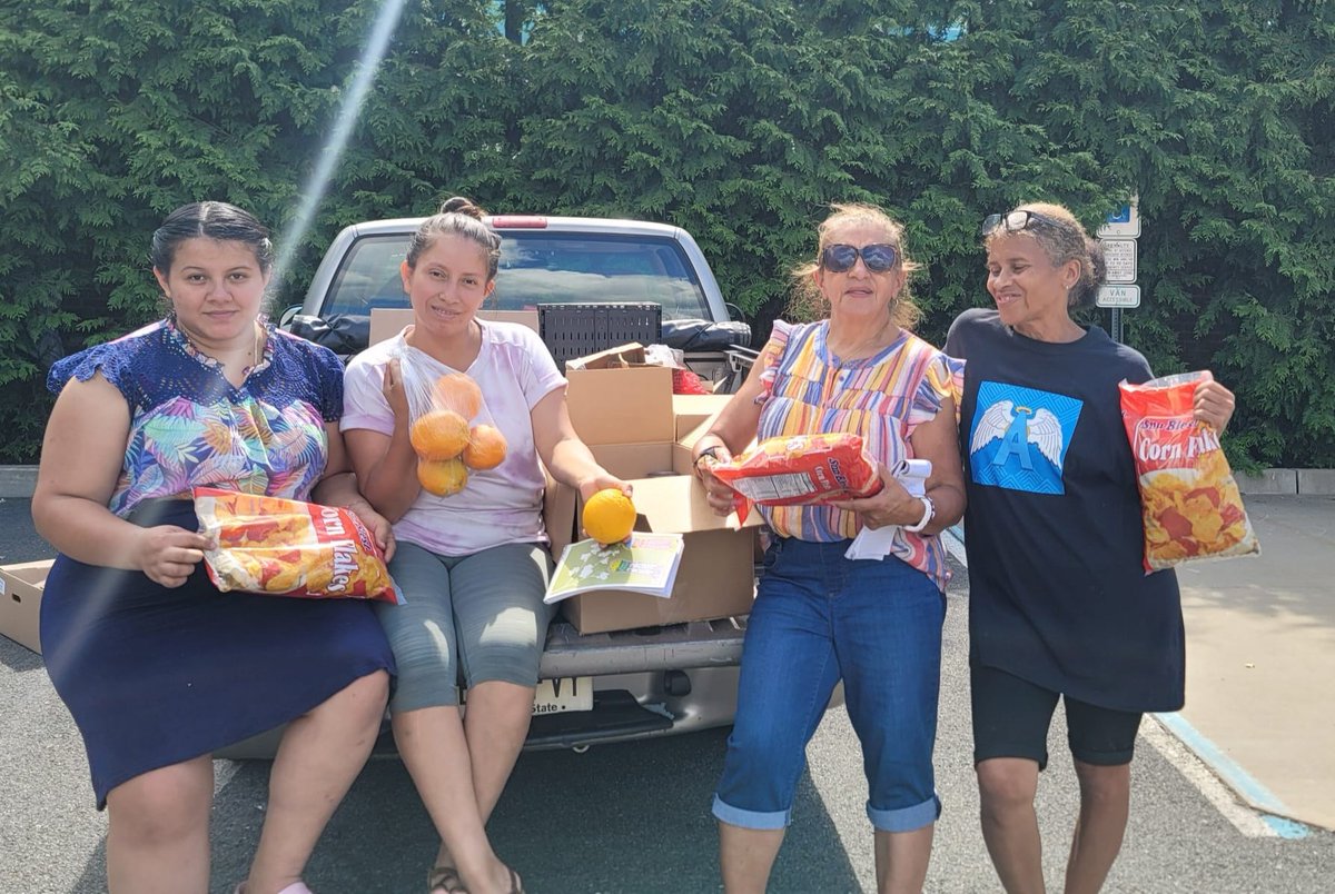 angelsaction's tweet photo. #throwback #plainfield Last fall helping families whom struggle to pay for good healthy food https://t.co/6yBhKP59B4