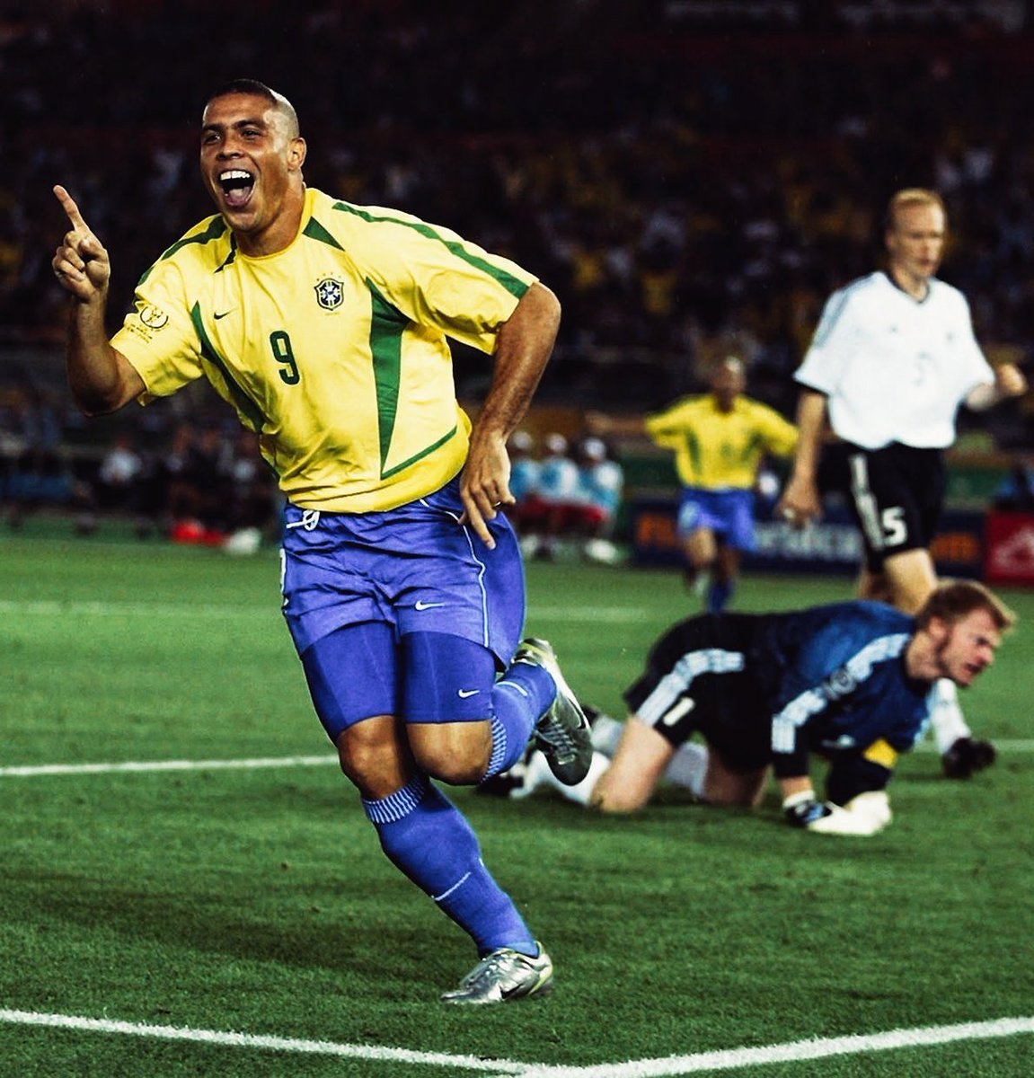 imporsports's tweet photo. Que tal a lendária camisa do Penta de 2002 no precinho? 🇧🇷🏆

Corre lá no site 👉https://t.co/KxrgRaG85F https://t.co/Kl2DyI1Gmf