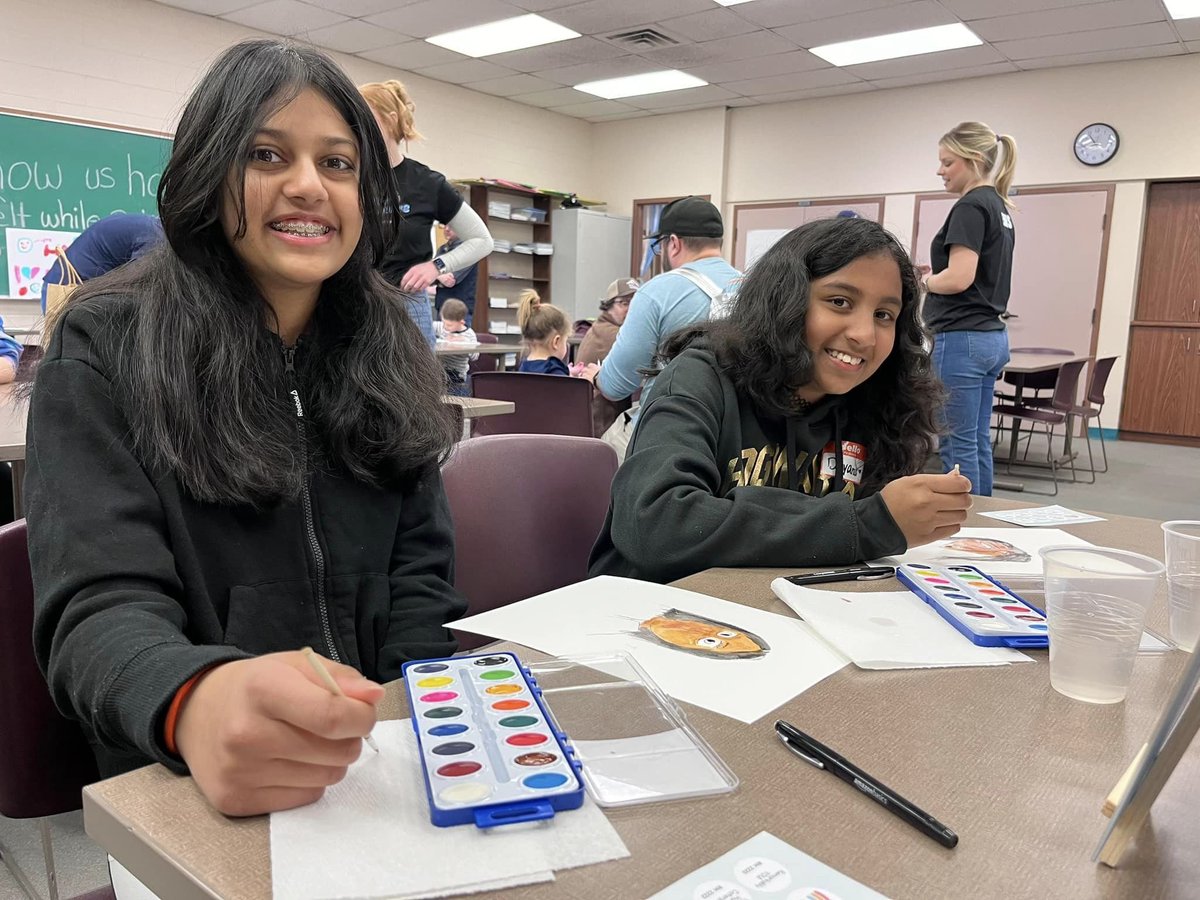 The 5th annual Early Years Carousel was a success, judging by the smiles on the children's faces! 🎉 Through organization and creativity the Marvellous Me self-portrait activity was a memorable experience. Thanks to all the families for joining us! 🎨@EY_uwindsor