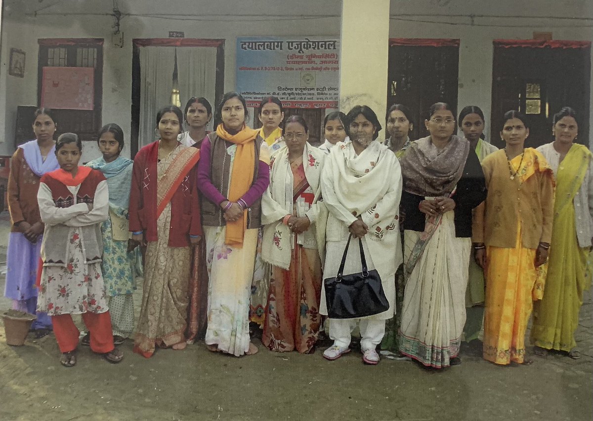 hnsingh's tweet photo. लता रानी द्वारा अभूतपूर्व पहल: 
DEI ( डिम्ड यूनिवर्सिटी ) द्वारा मुरार में संचालित DD&amp;T  कोर्स की मेंटर जो  इसी सेंटर से प्रशिक्षित  लता रानी ने महिलाओं के लिए अभूतपूर्व कार्य किया है ।2007 में लखनऊ की मेंटर गुरप्यारी सिंह ने इस सेंटर की स्थापना करके 15 महिलाओं को प्रशिक्षण दिया https://t.co/NIIHT8KZ9g