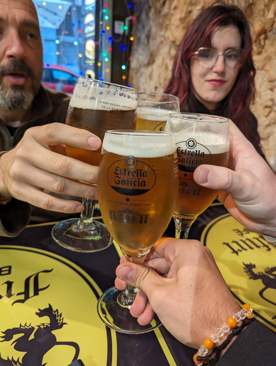 juantovar_'s tweet photo. Día 1: ¡Barcelona vibes! 🌟 Con mi Android a tope, risas con la crew, vistas de la Sagrada y brindis con birras. ¡Momentos inolvidables! ���🍻 #Barcelona #Amigos #Aventura #IlluminatingMoments #XiaomiExplorers https://t.co/L7Uxuqg0hc