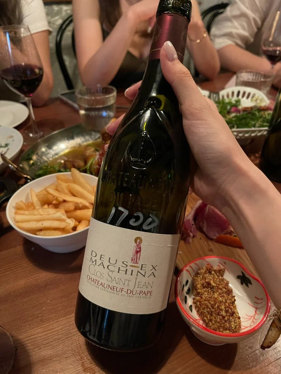 BrianPolli43367's tweet photo. Now I’m drinking red wine with my friends 🍷 https://t.co/OJuE4EOjNd