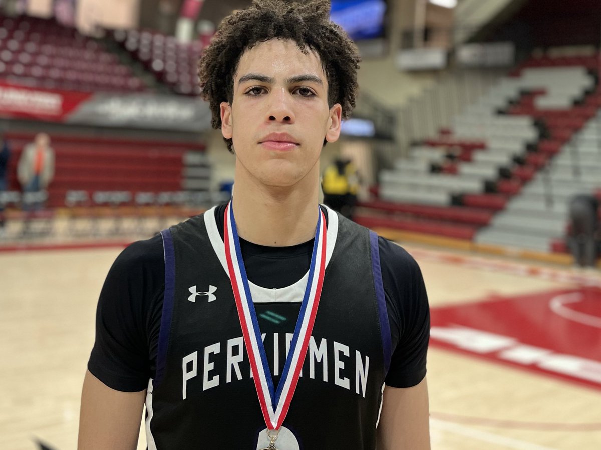 EliteHSscouting's tweet photo. A big 2H by ‘25 Gabe Tanner (📷) sealed @PerkBasketball’s 77-67 win over @phelpshoops + 2nd straight PAISAA 🏆. ‘24s Alex Zakheim + Macon Emory (UDel) added scoring + ‘24 Torrin Bosch, ‘25 Hayden Johns flashed downhill.

‘25s Onyx Nnani, Will Riley + ‘24 Jacob Hudson led Phelps https://t.co/U1zh83GnZs