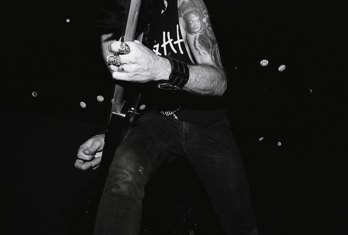 forgerelli's tweet photo. Midnight. 9/25/21.

#athenar #vanik #midnightband #bandphotography #musicphotography #concertphotography #blackandwhite #blackandwhitephoto #photography #bnw #photooftheday #filmphotography #35mm #35mmfilm #photographer #filmisnotdead #metalphotography #speedmetal #blackmetal https://t.co/Tm1vt0XyDu