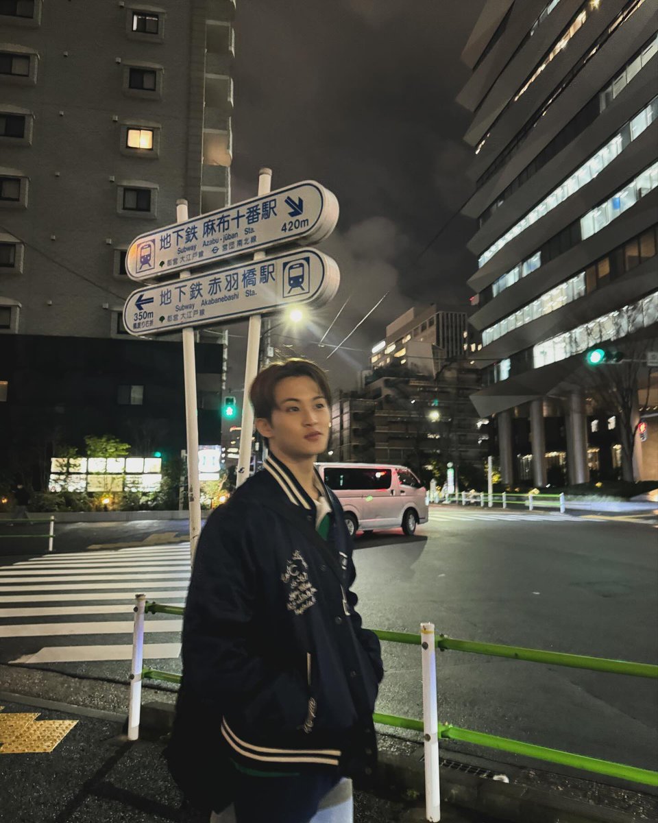 markmoIo's tweet image. HE'S SO BOYFRIEND!!! TOLONG DOKTER INI PENYAKIT PARSOSNYA GK BISA SEMBUH