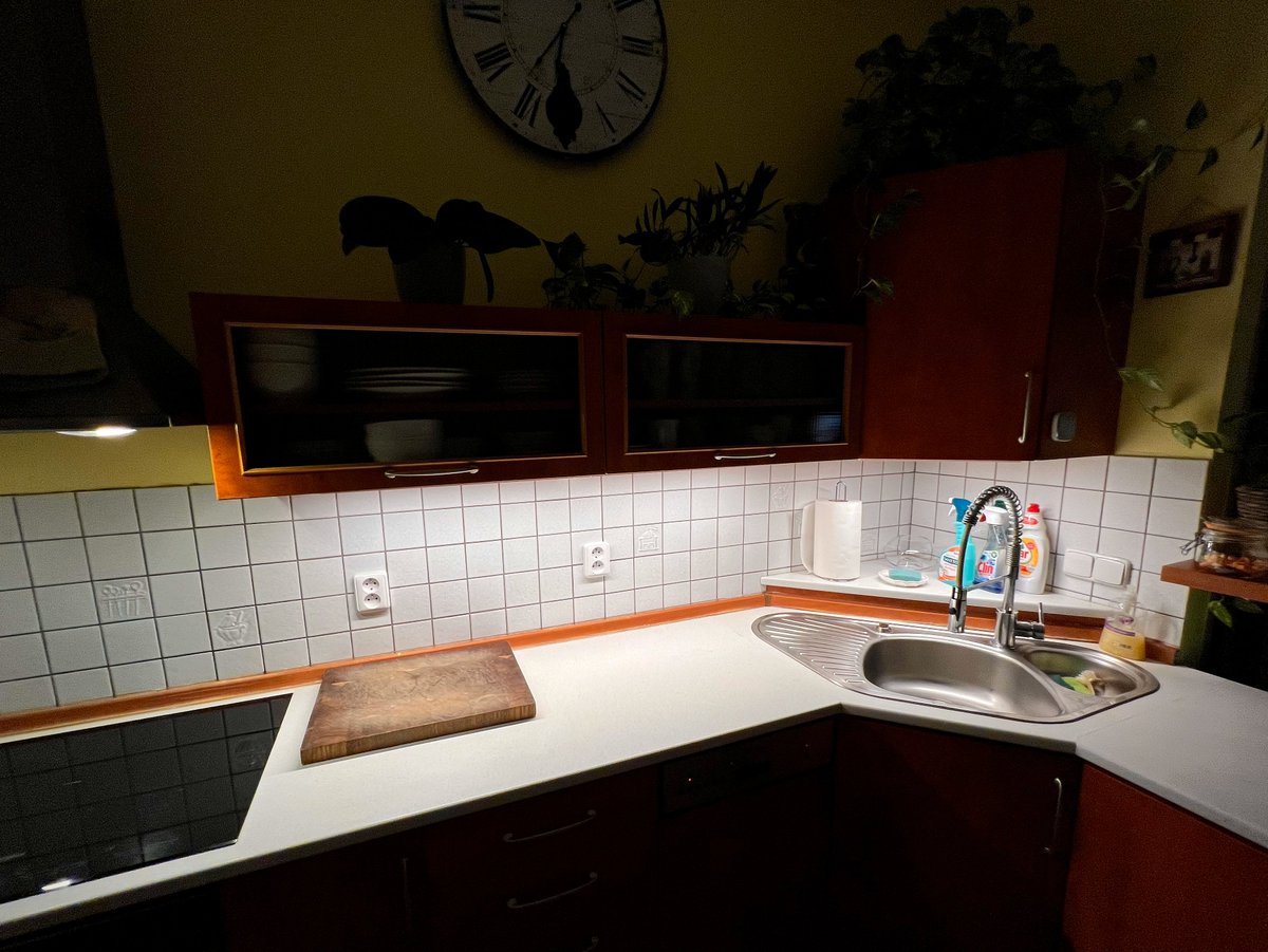 Faasteer's tweet photo. Další víkendový #projekt a součást série #ChytráDomácnost. Osvětlení kuchyňské linky s bezdrátovým ovládáním a integrací do @home_assistant.
Nechybí ani doplňky z #3Dtisk(u).😎
@muris1ka #DnesTisknu #Dnes3Dtisknu #BambuLab #P1S #DevilDesign #ASA #AppleHome #hobby #ŽítŠtěchovice https://t.co/nhh3AhhATK