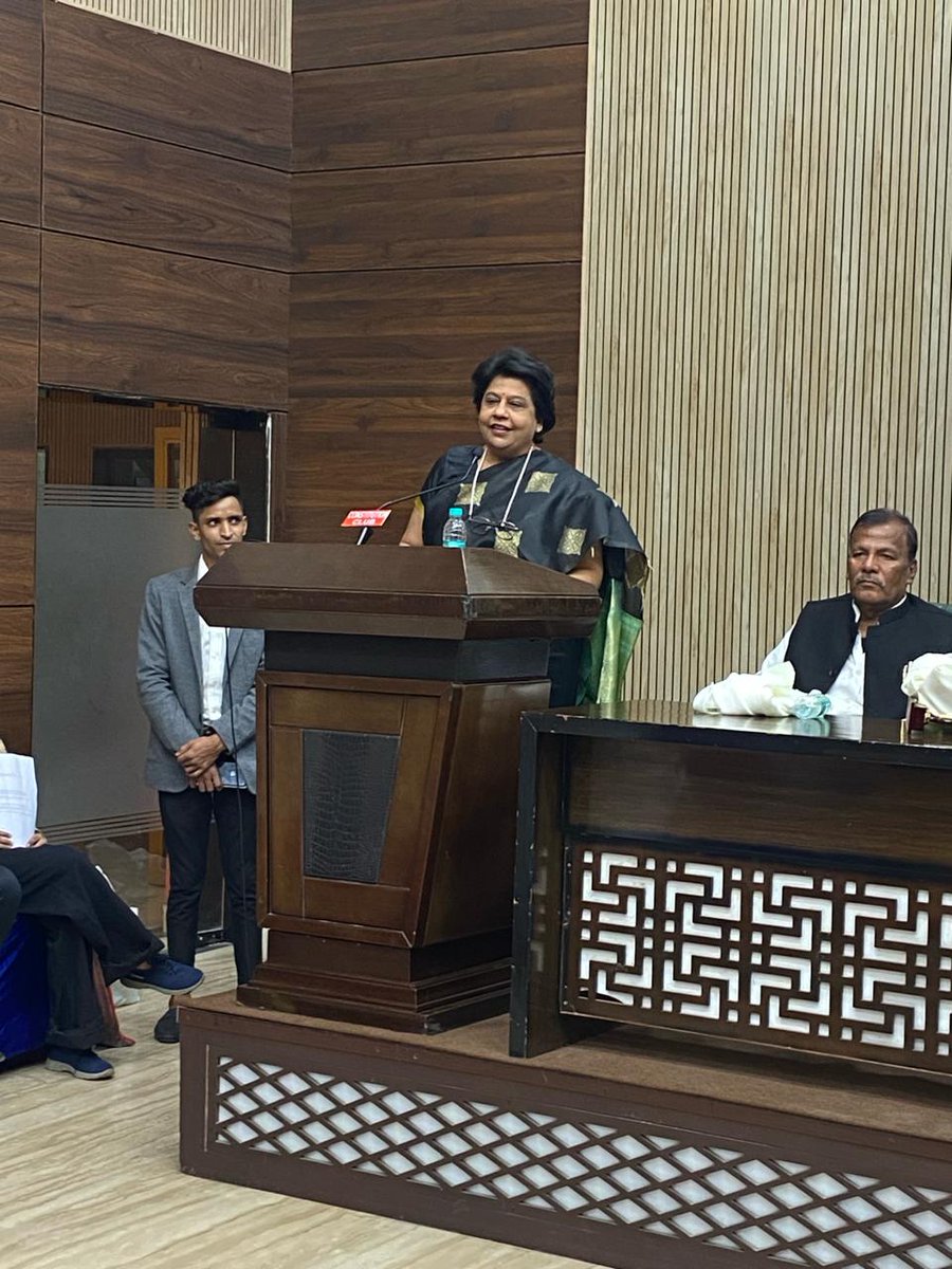 alka_gurjar's tweet photo. कॉन्स्टिट्यूशन क्लब में
अमरेंद्र फाउंडेशन द्वारा भारत विभूति सम्मान कार्यक्रम में बतौर मुख्य अतिथि रहना हुआ साथ मे डिफेंस DG श्री अभय सिंह जी,वरिष्ठ एडवोकेट सुप्रीमकोर्ट GV रावसाहब,शिक्षाविद प्रो०योगेश जी,सीoजनर्लिस्ट UBमीडिया नवेश जी,अनेक पत्रकार,मीडियाकर्मी  बंधु उपस्थित रहे | https://t.co/AcdwwNt5fu