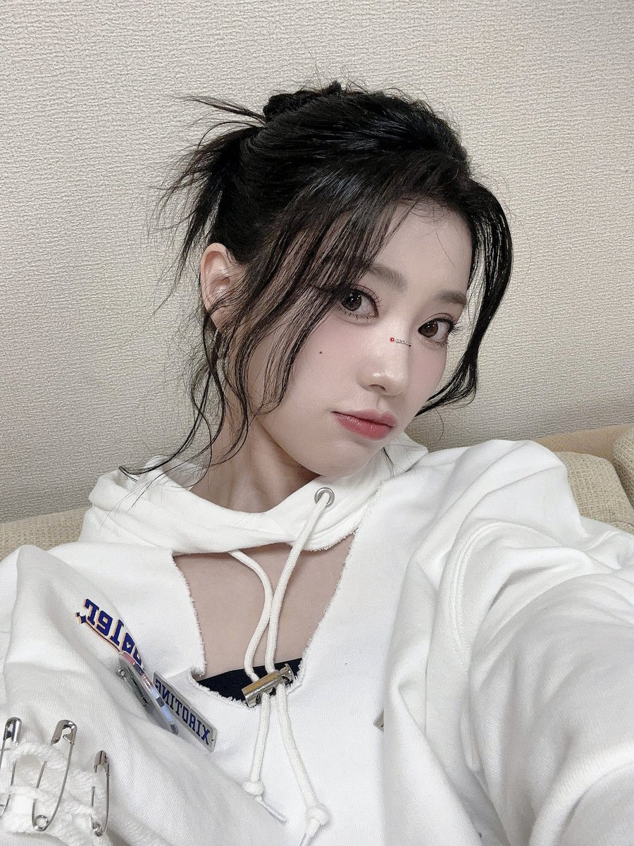 official_kep1er's tweet photo. Kobe까지 너무 고마워요🥹 
또 만나자!!!!🤍

#샤오팅 #XIAOTING
#Kep1er #케플러 https://t.co/yNX5Q2mzve