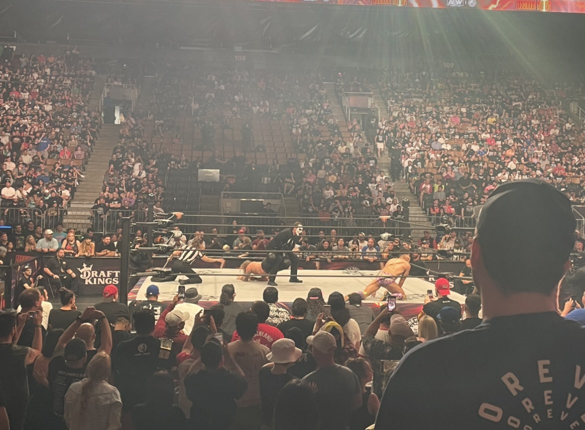 AEWRANK1's tweet photo. Legend. Icon. Sting 🦂 #AEWRevolution https://t.co/1YbvVcMfgh
