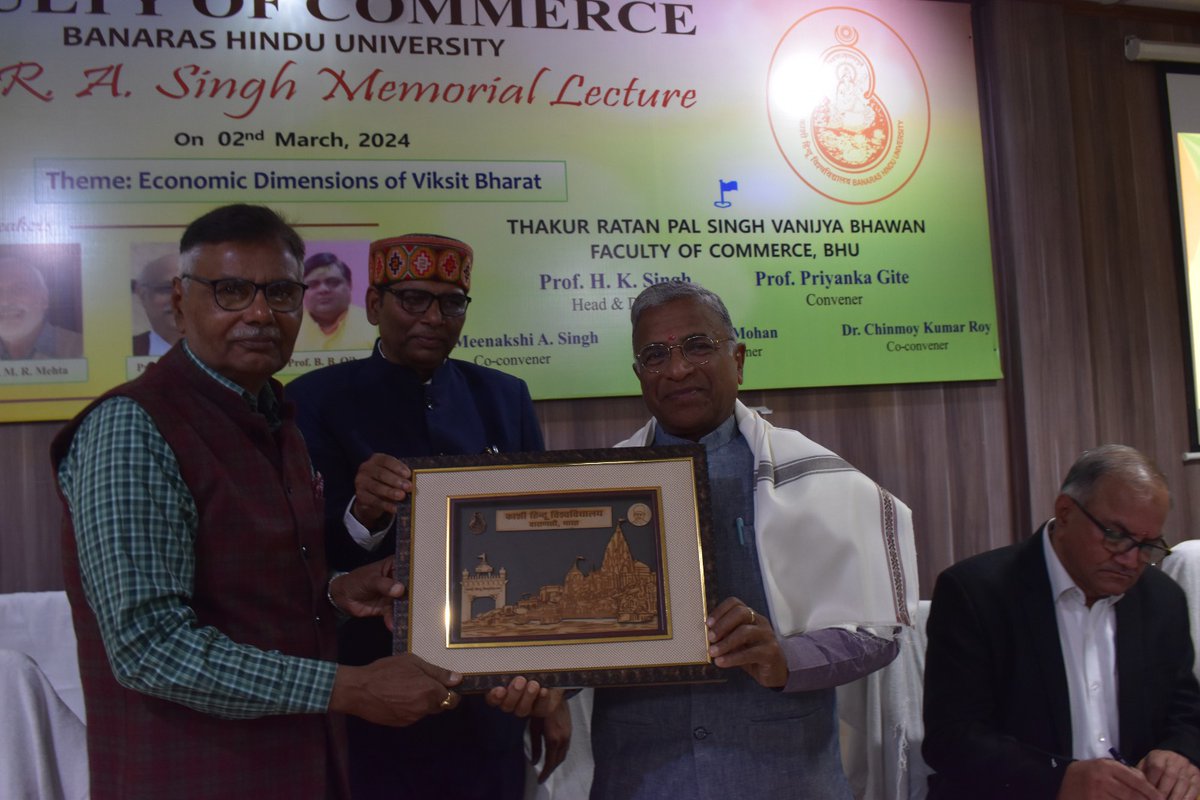 bhupro's tweet photo. Hon'ble Deputy Chairman of Rajya Sabha, Sh. Harivansh delivered the Prof. R. A. Singh Memorial Lecture at the Faculty of Commerce on "Economic Dimensions of Viksit Bharat."

@VCofficeBHU #BHU 
#BanarasHinduUniversity https://t.co/Ztx5l2bOwy