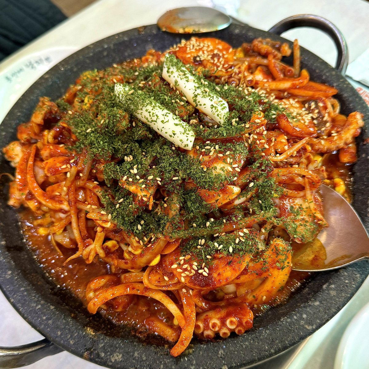 akdkbam's tweet photo. 참마히다 https://t.co/fDJbQOUsOp