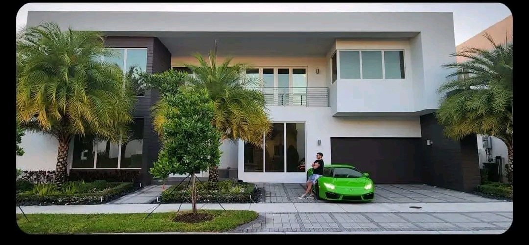 johnwesleyoff's tweet photo. GM Friends 

• 3 years ago, I dropped out of high school 

Today at 11  years old, I will sleep under a bridge. This is a random photo I found online. 

Stay in school , stay in #Bitcoin https://t.co/US1DaBuxTS
