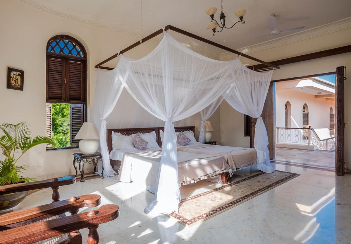 HolidayCoast's tweet photo. 5 bed room Beachfront Own Compound Villa in Diani

Has a chef, two housekeepers, a gardener and a pool attendant on call
Has a huge swimming pool
Wi-Fi
Has AC in all bed rooms
Ceiling fans 
Very spacious 
Had a total of 5 beds
All rooms ensuite https://t.co/sDxX9td8ue