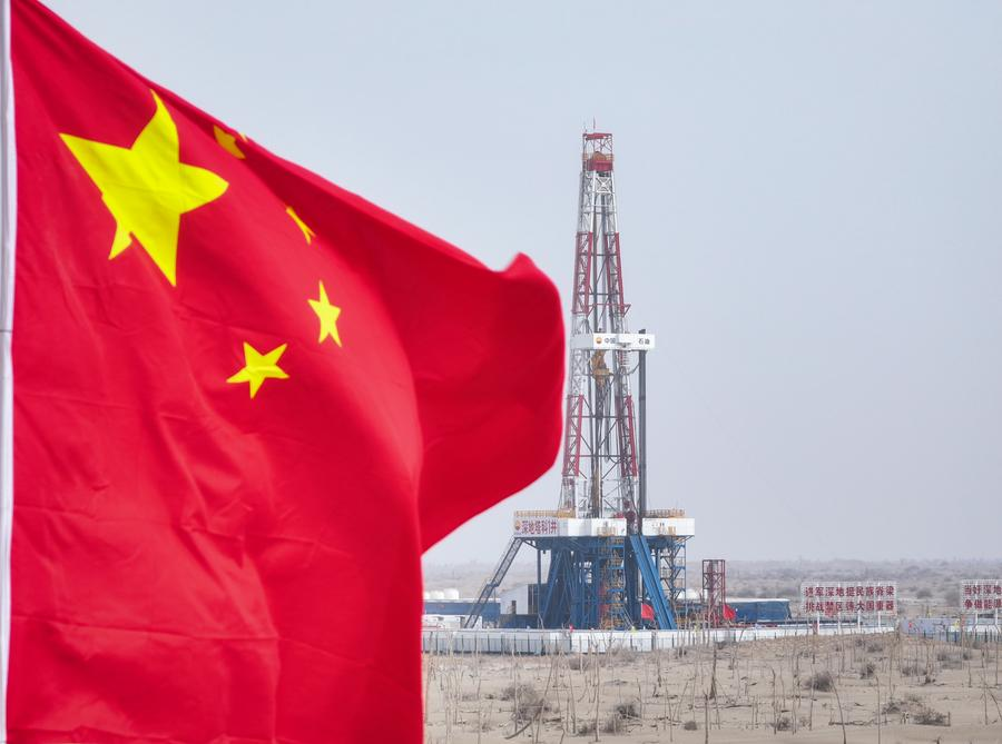 PDChinaBusiness's tweet photo. The drilling of China's first #superdeep #borehole over 10,000 meters deep for scientific exploration, Shenditake-1, crossed the 10,000-meter milestone on Monday. The borehole in northwest China's Tarim Basin is expected to reach a designed depth of 11,100 meters. https://t.co/1DwfDdnusC