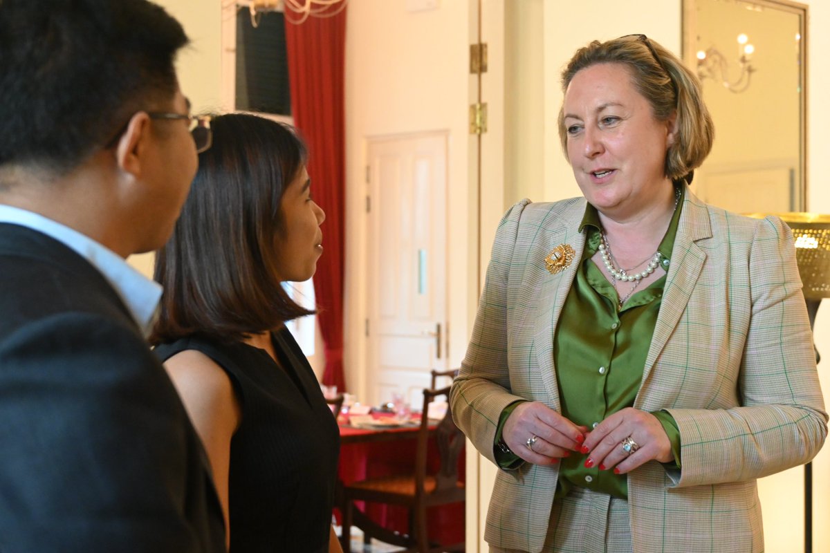 ukincambodia's tweet photo. Minister @annietrev had a productive conversation with representatives from Civil Society ahead of the UPR process. 

The 🇬🇧 remains fully committed to supporting civil society and collaborating with relevant stakeholders to enhance civil and political space in 🇰🇭.

#UKKH https://t.co/FC8RKv8VvP