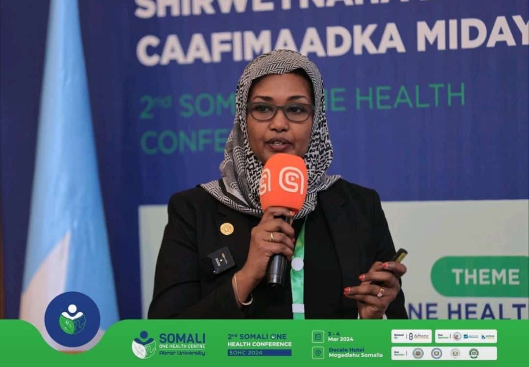 au_ibar's tweet photo. .@au_ibar Director, @HuyamSalih is attending the 2nd Somali One Health Conference. This year's theme is: "Empowering One Health Workforce to Drive Positive Change for Somalia &amp; the World”

We are Honored to contribute to such an important dialogue. 

#OneHealth #Somalia https://t.co/9H26znz68U
