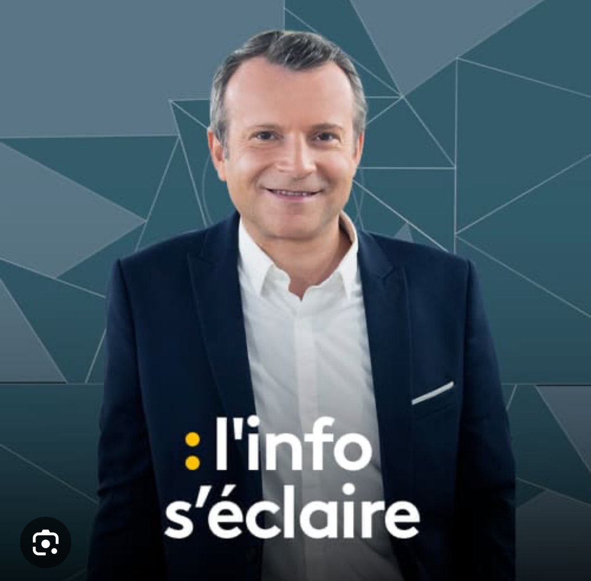 À tout de suite avec ⁦@AxeldeTarle⁩ à 9h28 pour L’info s’éclaire ⁦@franceinfo⁩ . Avec ⁦@gaelsliman⁩ ⁦@OdoxaSondages⁩ . L’entrée de l’#IVG dans la Constitution, Macron et l’Ukraine, le durcissement de l’assurance-chômage au programme ce matin.