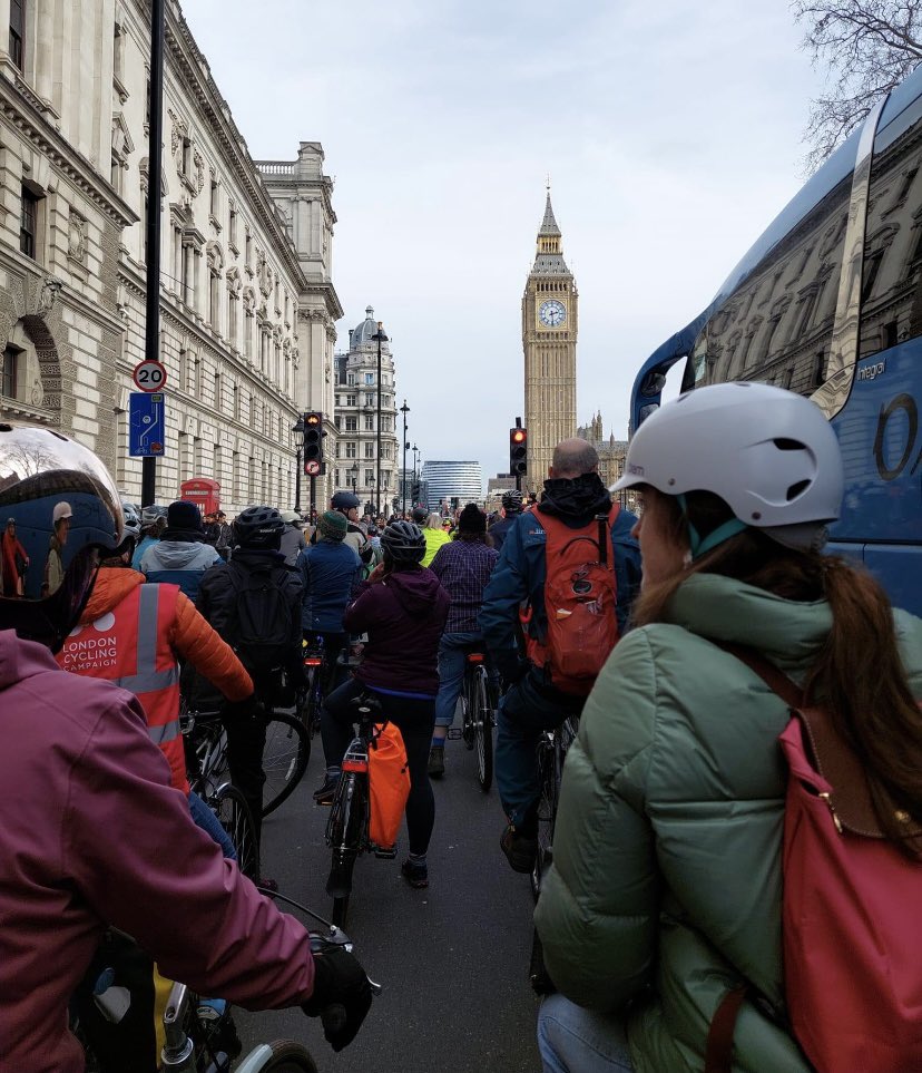 Women’s Freedom Ride! Near one thousand women registered and took to the streets of London! LCC-Women’s Network @MayorofLondon @willnorman  @London_Cycling  @LondonCyclingC3  @JoyridersLondon @eilidhmurray3 @Subversivite @fussellface @MariamCycles @IzzyRomilly