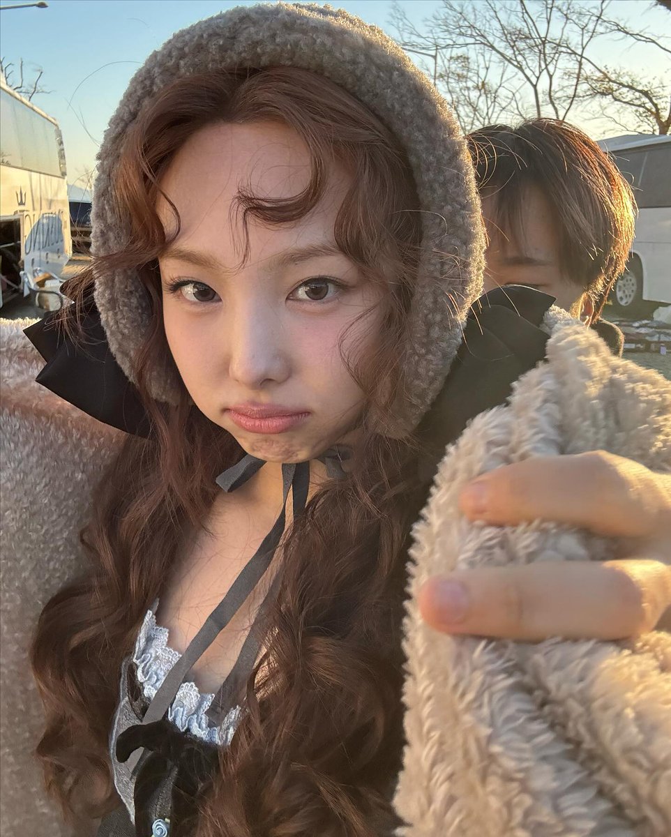 Risa tweet media