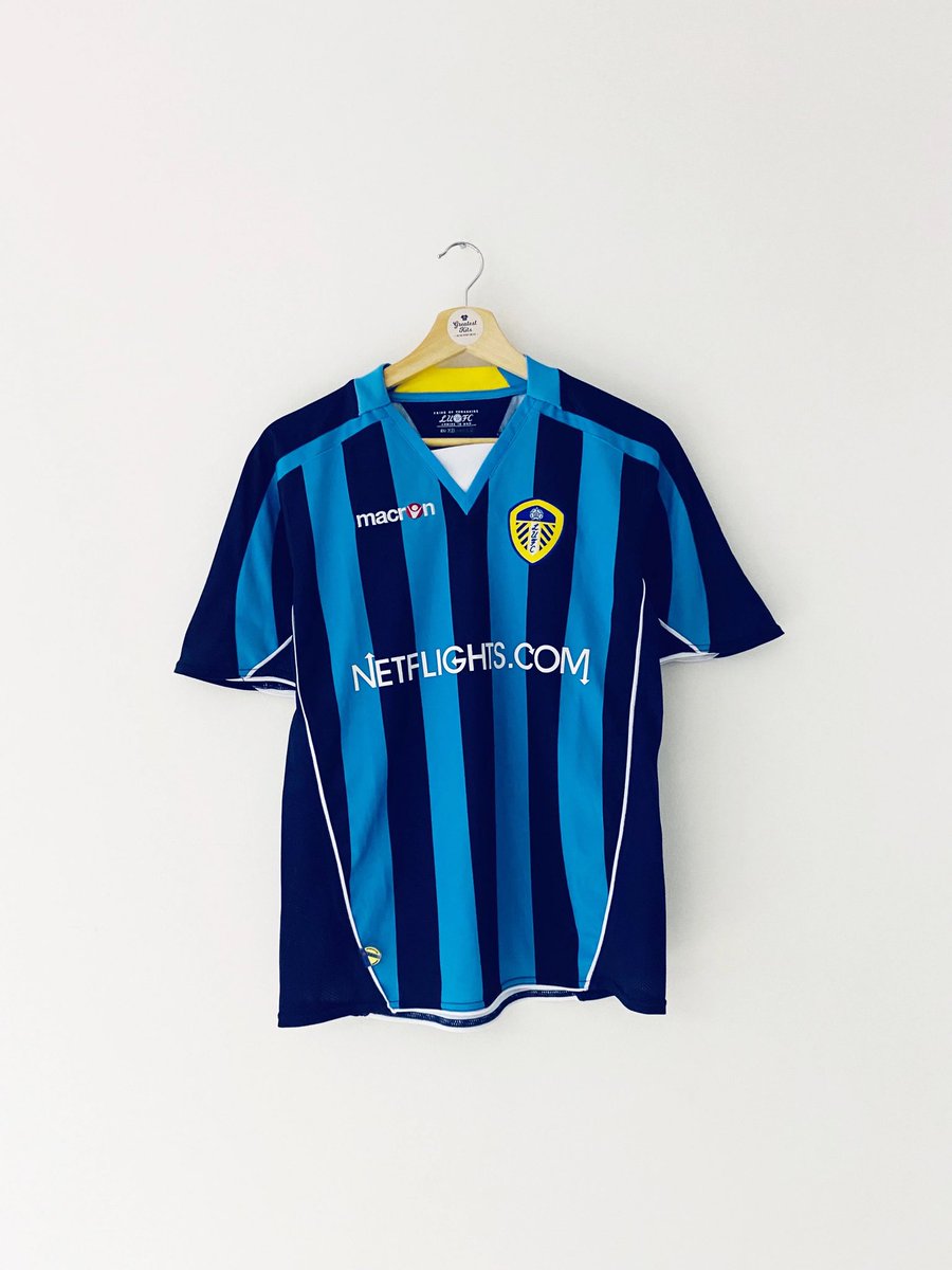 LufcZovic's tweet photo. First #LUFC player that comes to mind when you see this shirt? 🤔 https://t.co/vgRTuj57dN