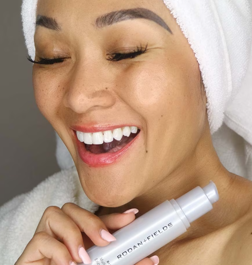 ju0824's tweet photo. To exfoliate your skin regularly to remove dead skin cells and reveal a smoother complexion. Choose a gentle exfoliator suitable for your skin type and use it 2-3 times per week to maintain healthy, glowing skin. Over-exfoliating can irritate the skin. https://t.co/Xxbep6cqDw