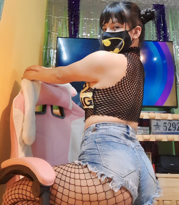 &bull; Aqu&iacute; tienes un poco de lo que te espera esta noche.  👾🔄: https://t.co/qUBZAD12Wa https://t.co/6Ylg