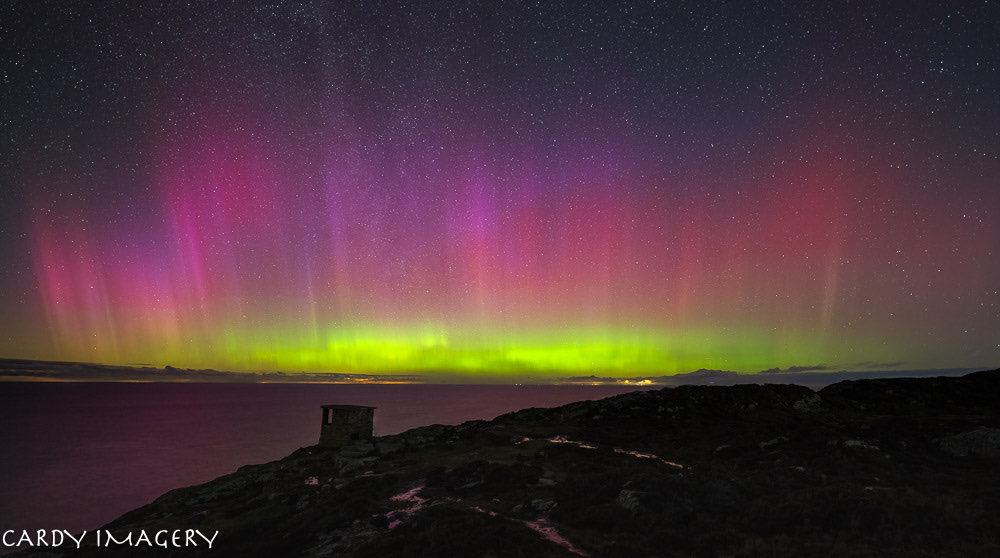 DonCardy1's tweet photo. Last night’s magnificent auroral display from South Stack, Anglesey ⁦@AngleseyScMedia⁩ ⁦@VisitAnglesey⁩ ⁦@ItsYourWales⁩ ⁦@bbcweather⁩ ⁦@itvweather⁩ ⁦@Ruth_ITV⁩ ⁦@Sue_Charles⁩ ⁦@carolkirkwood⁩ ⁦@SarahKLweather⁩ ⁦⁦ https://t.co/easZwoHhK1