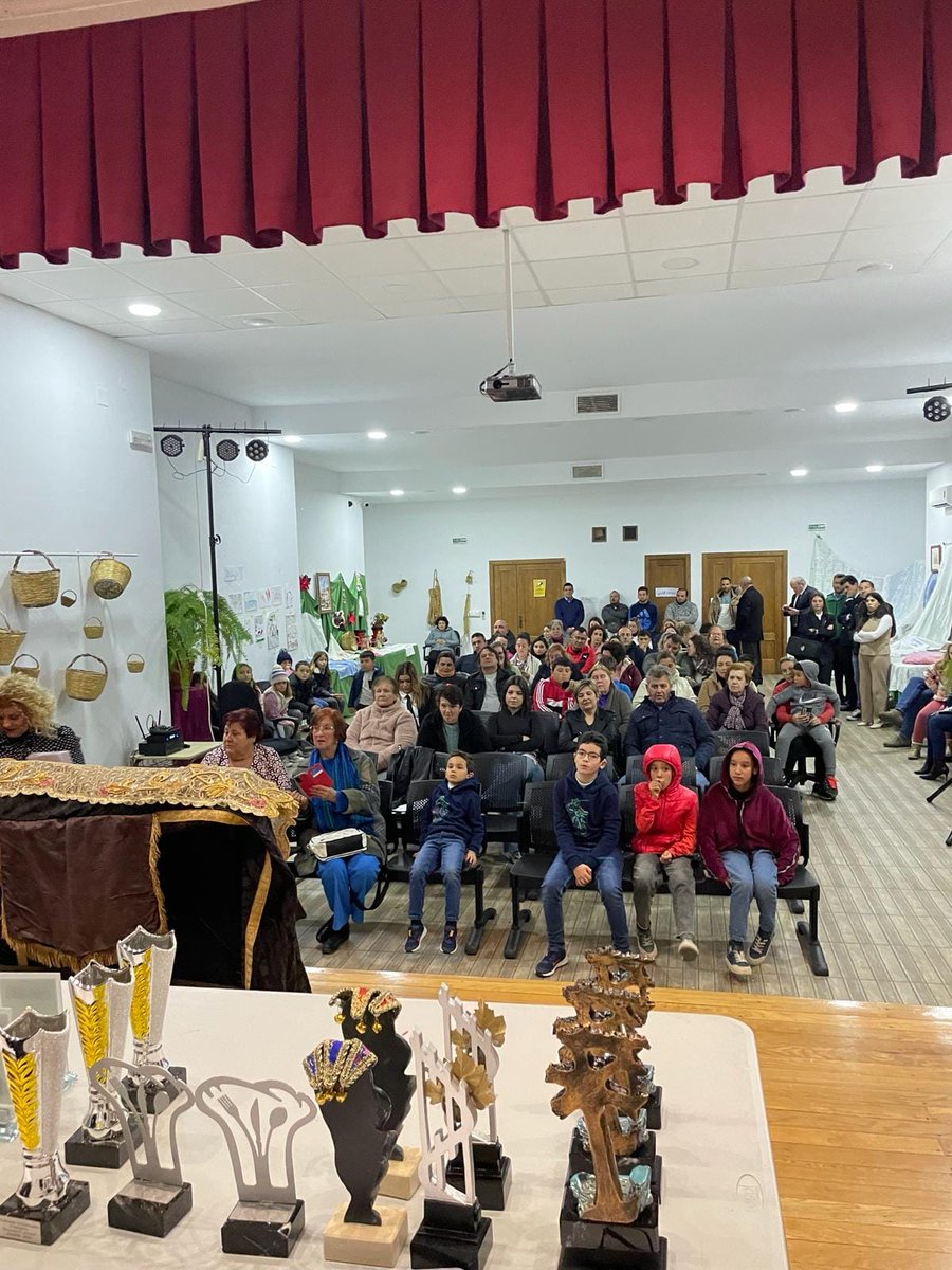 AxarquiaPlus's tweet photo. Para concluir la semana cultural de Sedella, se hizo entrega de trofeos y premios a los ganadores y finalistas en las categorías de gastronomía,dibujo, poesía, fotografía, disfraces,trabajos artesanales, ganchillo y punto,bordado-bolillo, y juegos populares
#AxarquiaPlus #Sedella https://t.co/czPDDbAhNJ