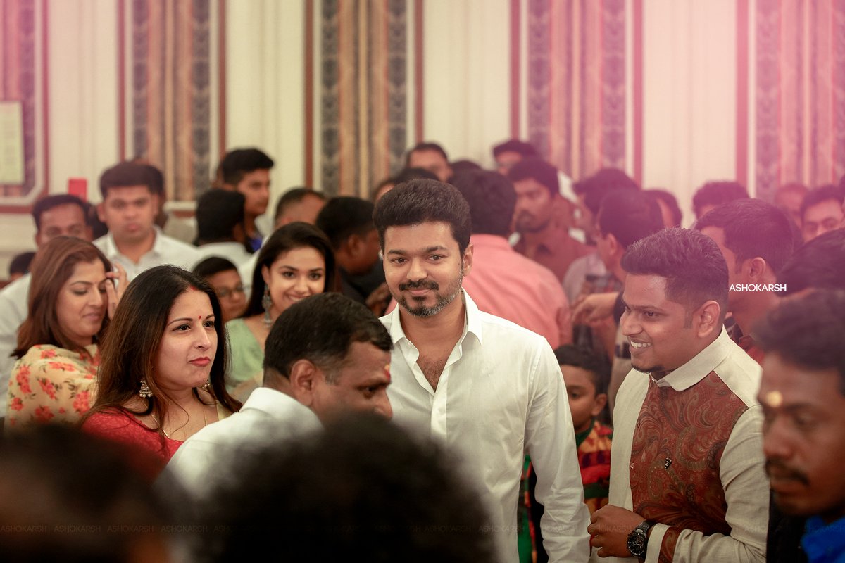 He came with his Wife ♥️
                   
Keerthy and varalaxmi coming to grace him ( Sarkar Crew ) 

Grow up kiddo