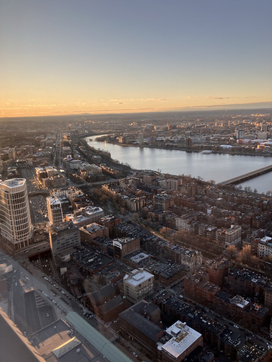BostonHistory's tweet photo. From View Boston at 5:15 pm this afternoon - the Charles River and, to the left, Kenmore Square. Can you spot the Citgo sign? https://t.co/biHuTAW0HF #ViewBoston #PrudentialCenter #BackBay https://t.co/xBDzNCinUy