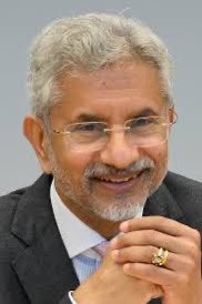 Vidithardy's tweet photo. S Jaishankar delivers a powerful comeback to Maldivian President Mohamed Muizzu's defiance, stating, "Major powers don't offer $4.5 billion during neighbors' crises or provide vaccines amid a global pandemic." He asserts, "True leadership makes exceptions for urgent needs like food, fuel, and fertilizer during times of global conflict." #Jaishankar #DiplomacyRoar #GlobalLeadership
