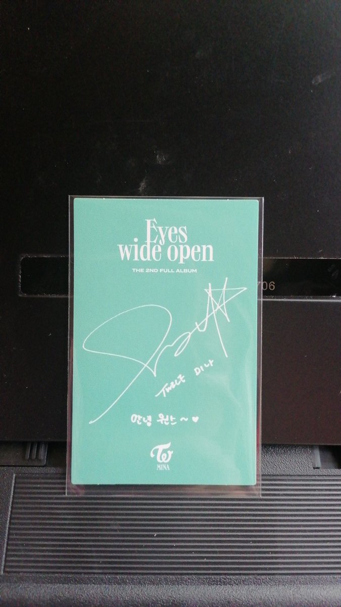 YunksCart's tweet image. wts lfb ph only

Mina red bg eyes wide open pc

P150

- no dents
- mod: j&amp;amp;t, gogo xpress, sdd or sabihin niyo lang prefer niyo
- mop: pnb, gcash, paymaya