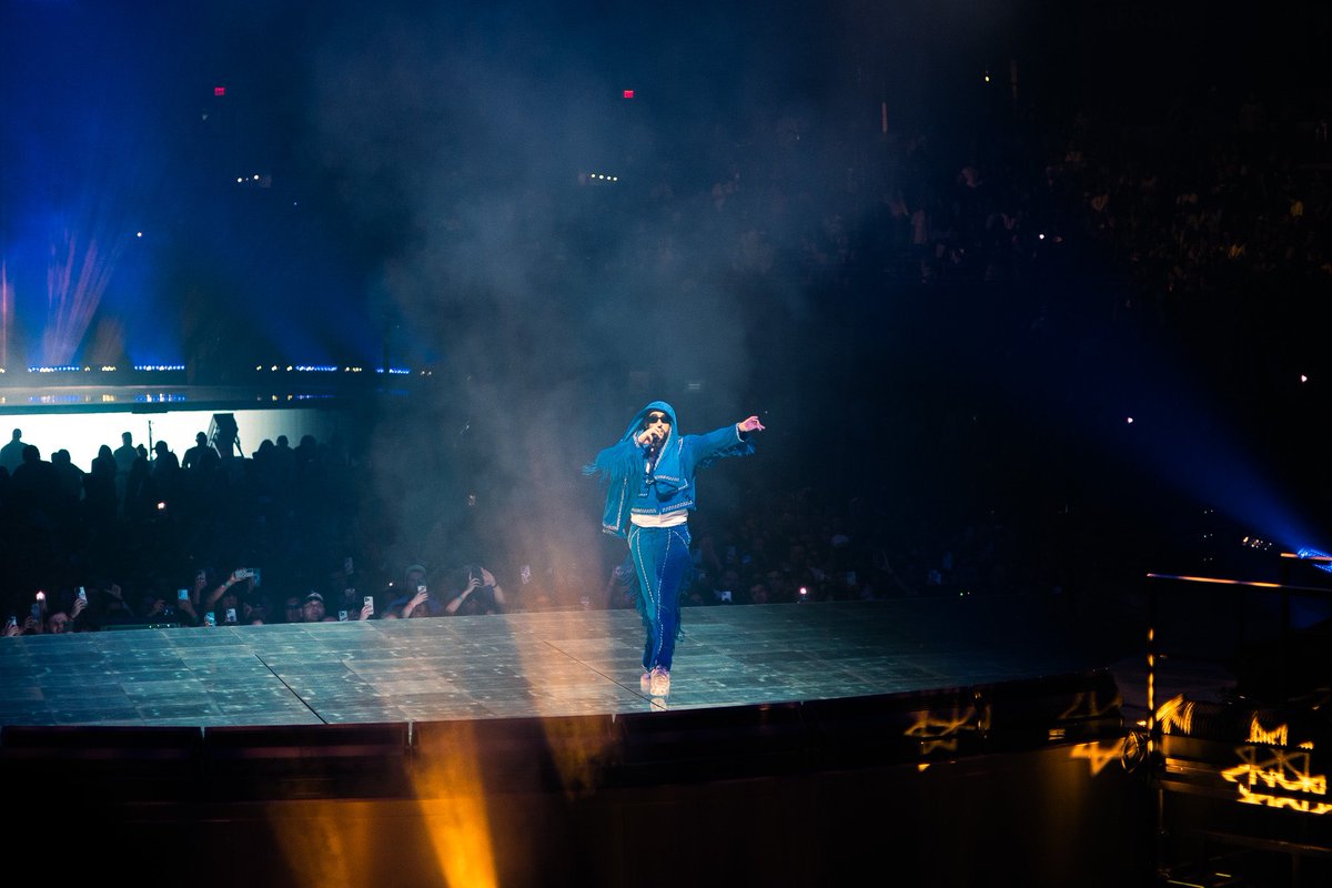 chriscanonn's tweet photo. @sanbenito in Phoenix on his Most Wanted Tour by me 🤠🐰 https://t.co/sDP9yO3BM0