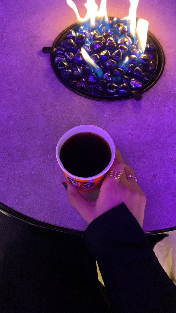 L7_n07's tweet photo. كل الحُب للوقت الي جابك ليَ ♥️. https://t.co/040J1B2f3n
